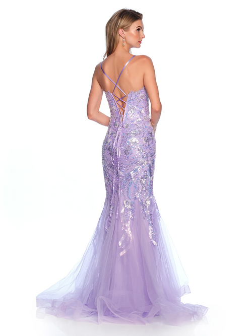 This dress features a mermaid silhouette, sweetheart neckline, lace up back, tulle fabric with lace and sequin applique. Add a pair of sparkly earrings for you next prom or formal event.&nbsp;

DJ 12143