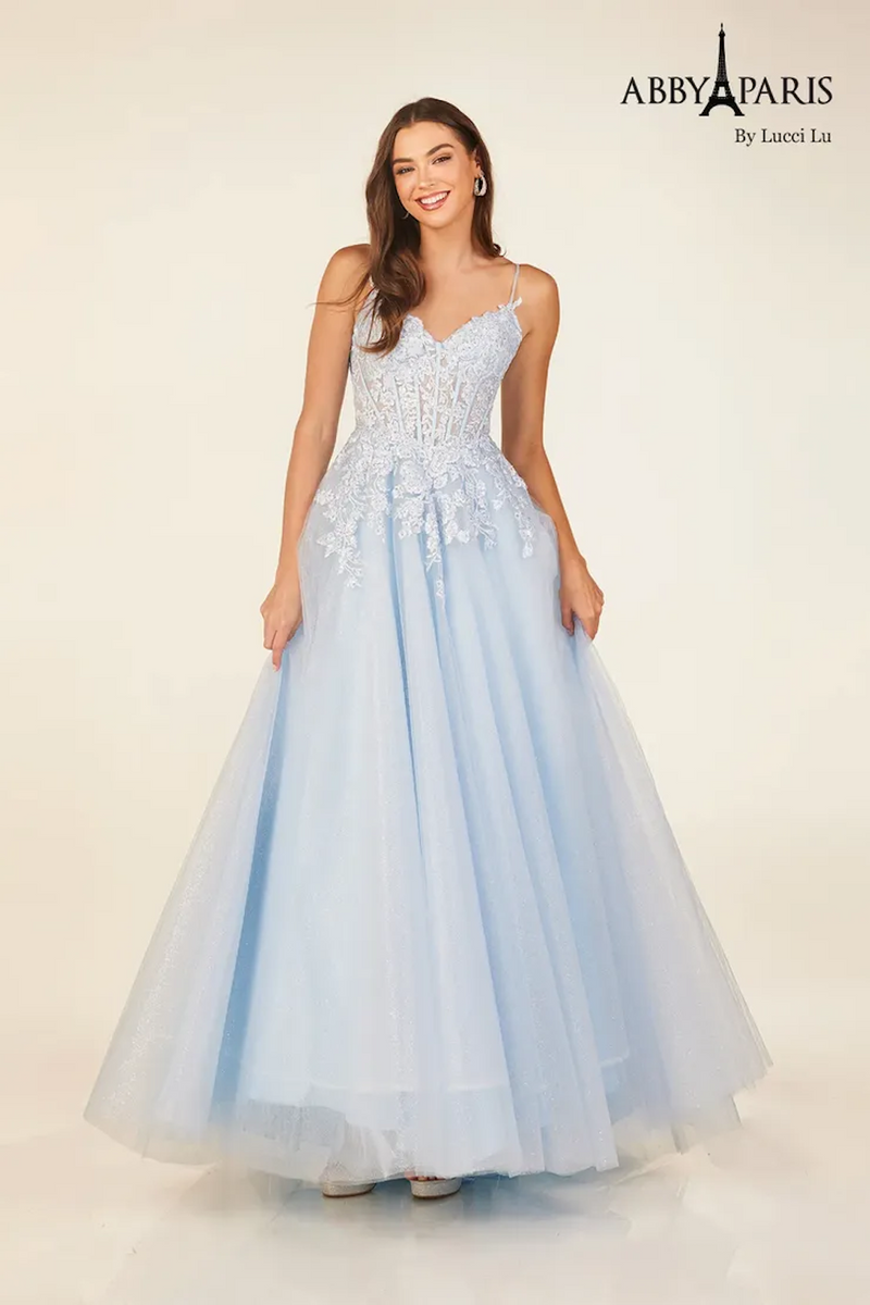 This dress features a V-neckline with spaghetti straps and a lace bodice and a lace-up back. The tulle skirt creates an A-line silhouette. This dress is feminine and romantic and could be a great choice for your next prom or formal event.

LU 90327