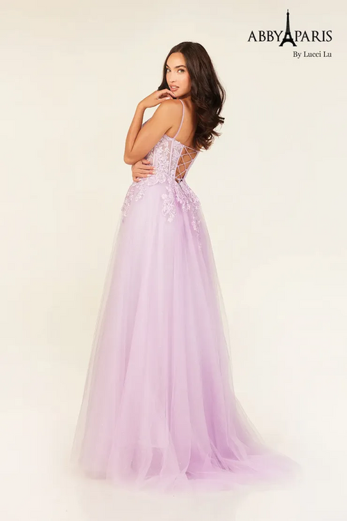 This dress features a V-neckline with spaghetti straps and a lace bodice and a lace-up back. The tulle skirt creates an A-line silhouette. This dress is feminine and romantic and could be a great choice for your next prom or formal event.

LU 90327